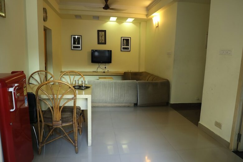 3 Seasons Service Apartment