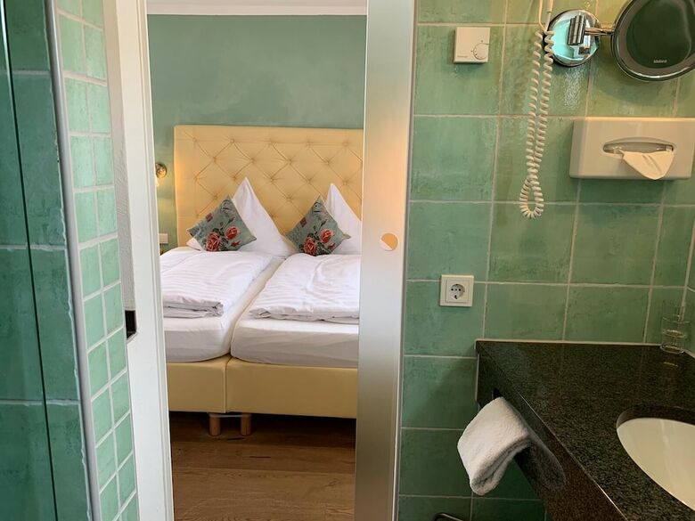 Hotel Chapeau Noir