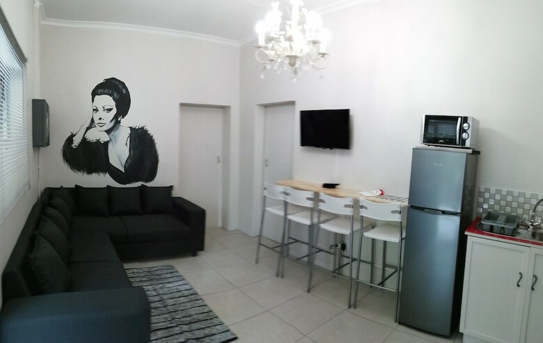 Apartamentos On Main