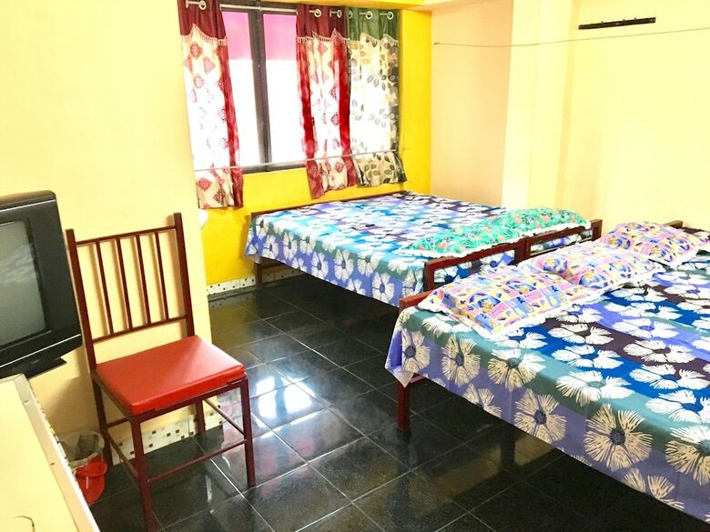 Hotel Pleasant Inn