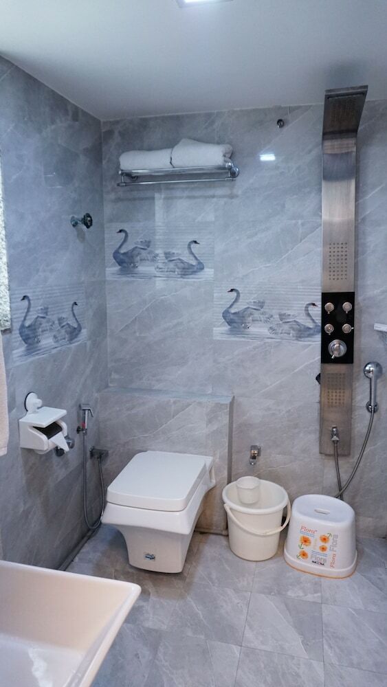 Fabhotel Hotel Kohinoor Plaza