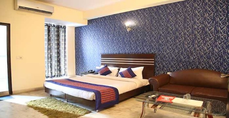 Hotel Mandakini Palace