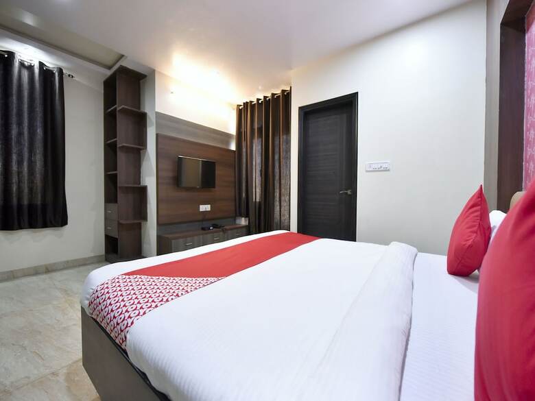 Oyo 12421 Hotel Gt View
