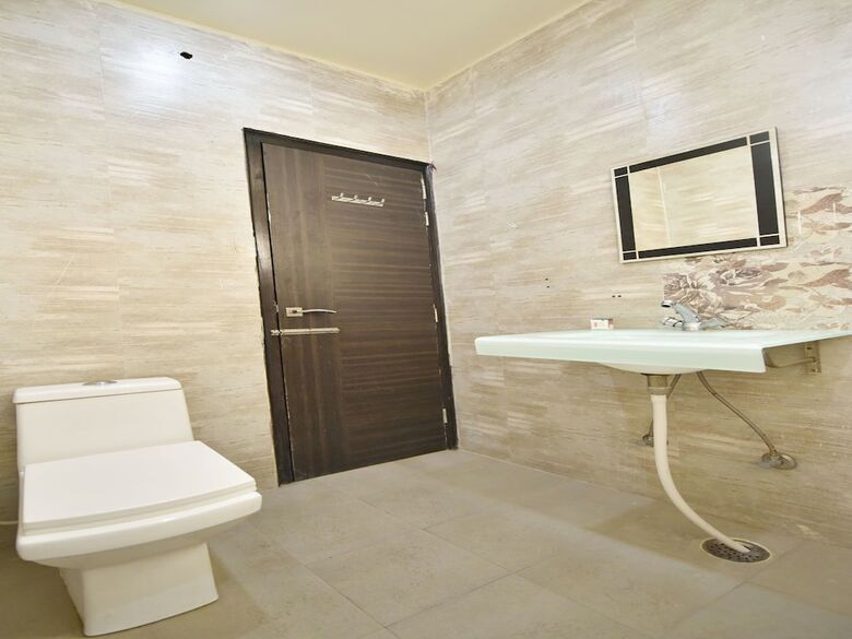 Oyo 12421 Hotel Gt View