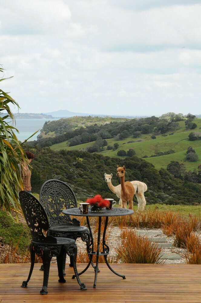 Bed & Breakfast Mahurangi West Wing