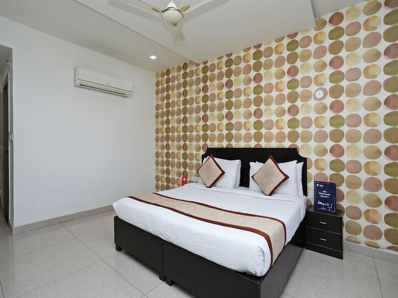 Hotel Oyo 11973 Badri Palace