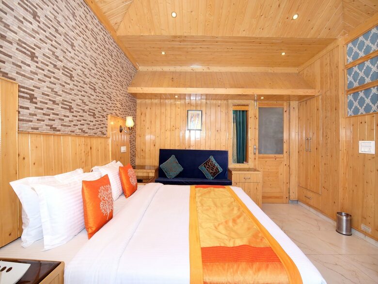 Hotel Oyo 12170 Home Rustic Villa Kasauli