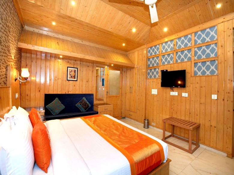 Hotel Oyo 12170 Home Rustic Villa Kasauli