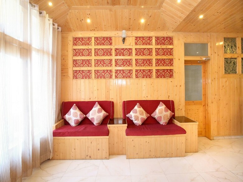 Hotel Oyo 12170 Home Rustic Villa Kasauli