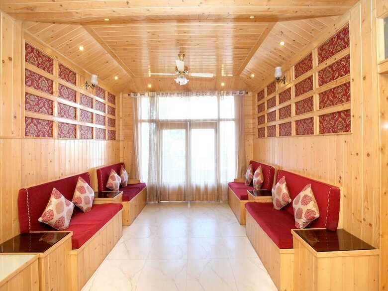 Hotel Oyo 12170 Home Rustic Villa Kasauli