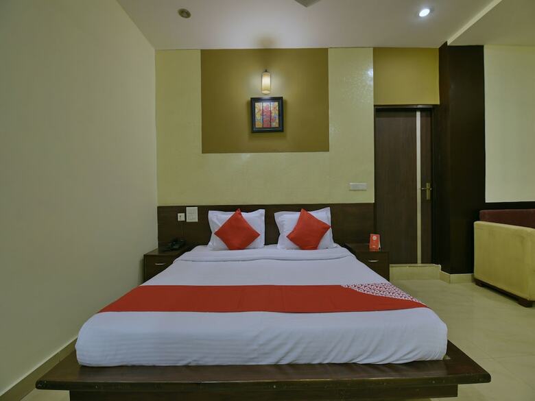 Oyo 11754 Hotel Classic 7