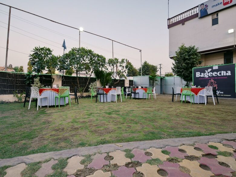 Oyo 11754 Hotel Classic 7