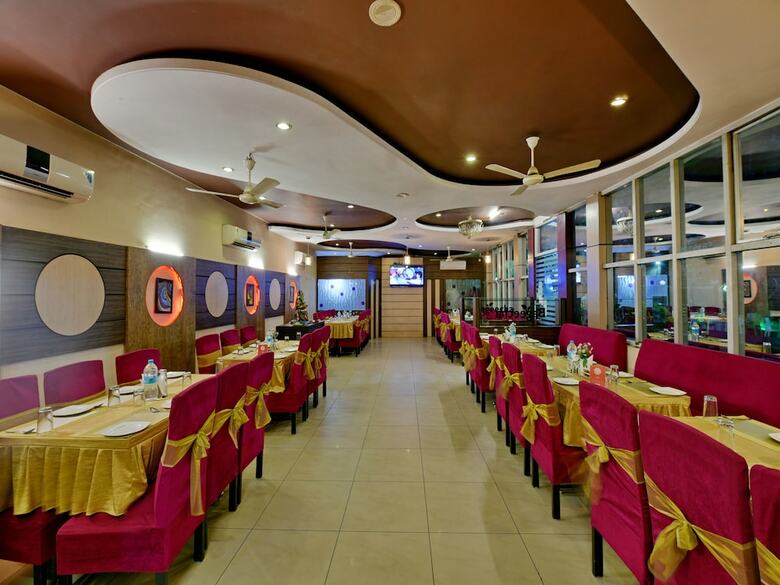Oyo 11754 Hotel Classic 7