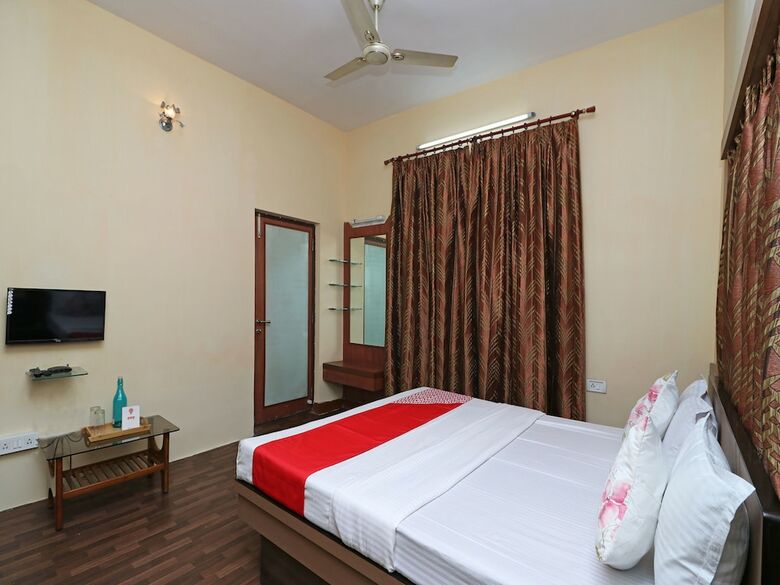 Hotel Oyo 11920 Rishta Inn
