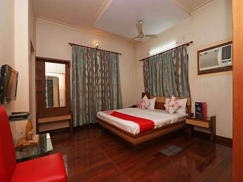 Hotel Oyo 11920 Rishta Inn