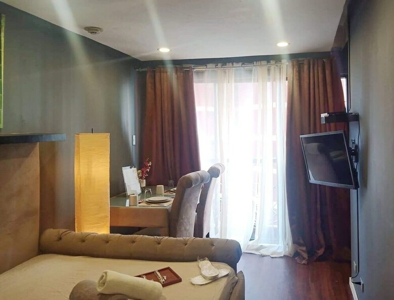 Boutique Rooms In Condo Hotel