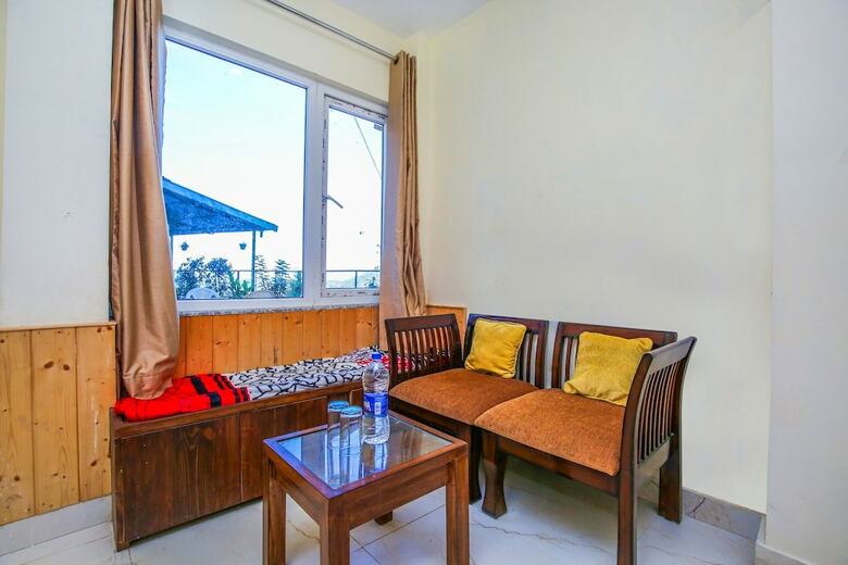 Oyo 12187 Home Luxury Studio Kasauli