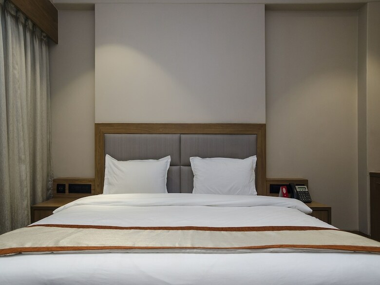 Hotel Oyo 11453 Radhe Palace
