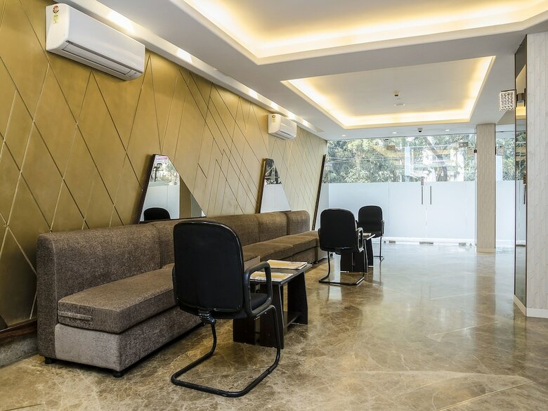 Hotel Oyo 11453 Radhe Palace