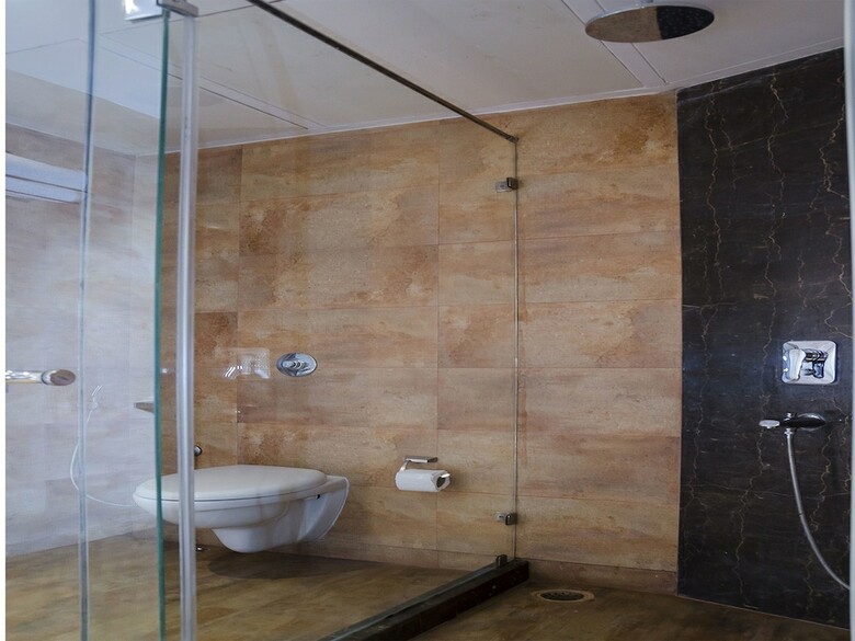 Hotel Oyo 11453 Radhe Palace