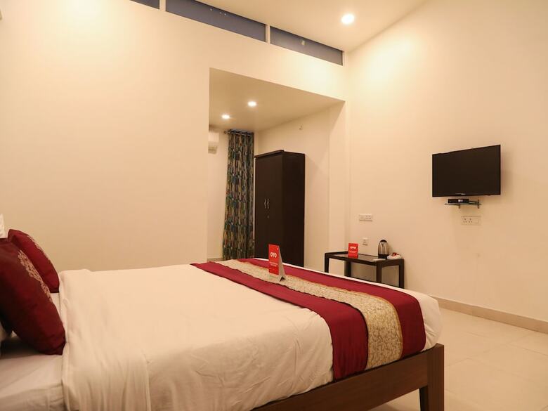 Hotel Oyo 11889 White Hall