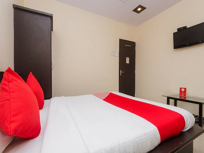 Hotel Oyo 11890 Farmhouse Residency