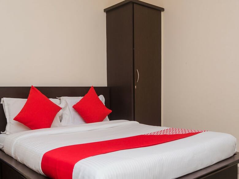 Hotel Oyo 11890 Farmhouse Residency
