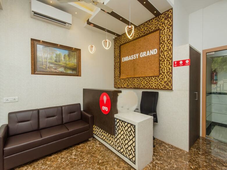 Oyo 11511 Hotel Embassy Grand