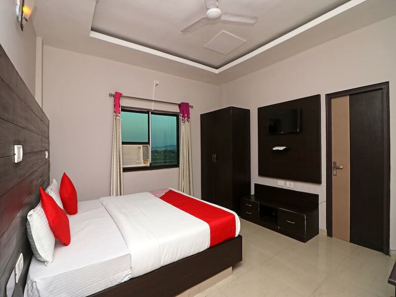 Oyo 12520 Hotel Grand Tara