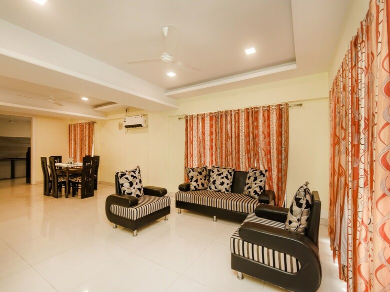 Hotel Oyo 11951 Vatsala Suites