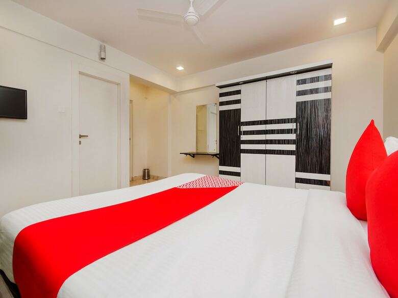 Hotel Oyo 11951 Vatsala Suites