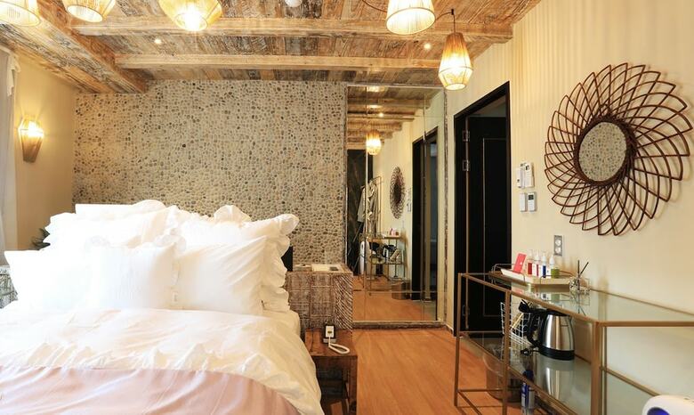 Boutique Hotel February Songjeong