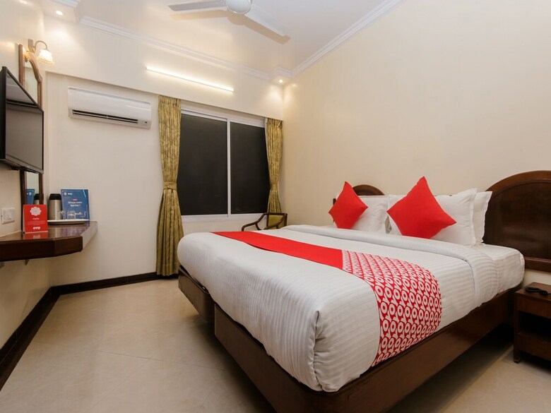 Oyo 12749 Hotel Sagar