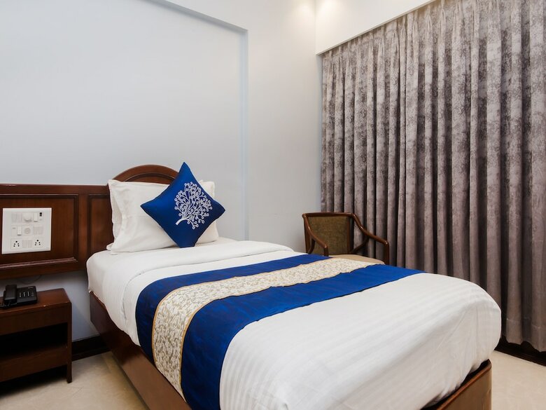 Oyo 12749 Hotel Sagar