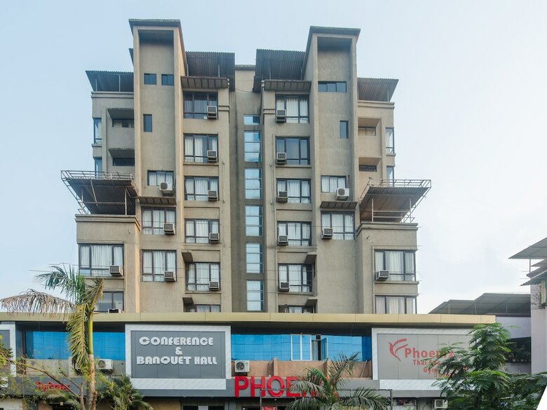 Oyo 11855 Phoenix Hotel