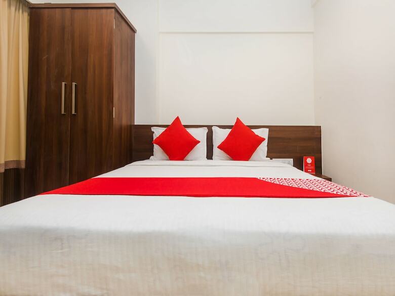 Hotel Oyo 12349 Imperial Plus