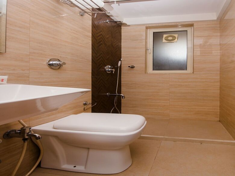 Hotel Oyo 12349 Imperial Plus