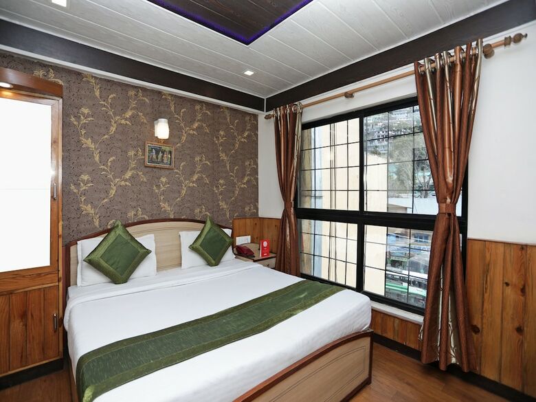 Hotel Oyo 12721 Vansh Regency
