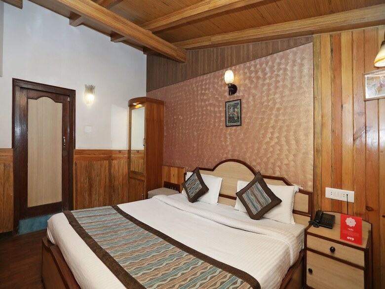 Hotel Oyo 12721 Vansh Regency