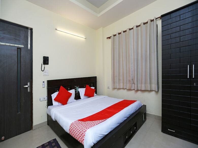 Hotel Oyo 11925 Krishna 26