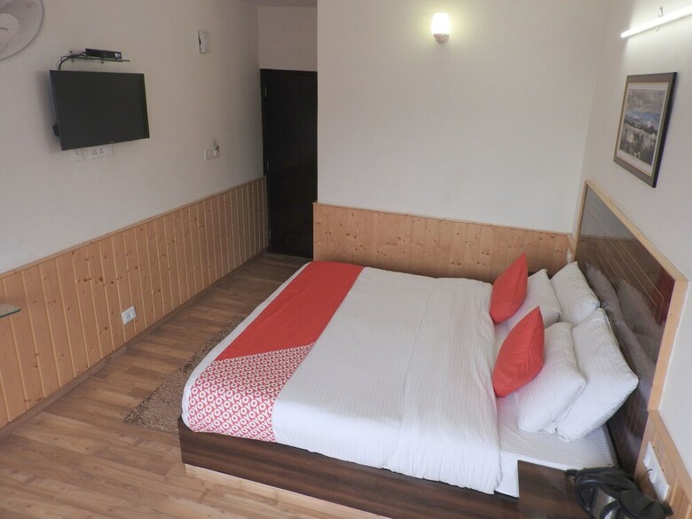 Oyo Flagship 8421 Hotel Seven Hills