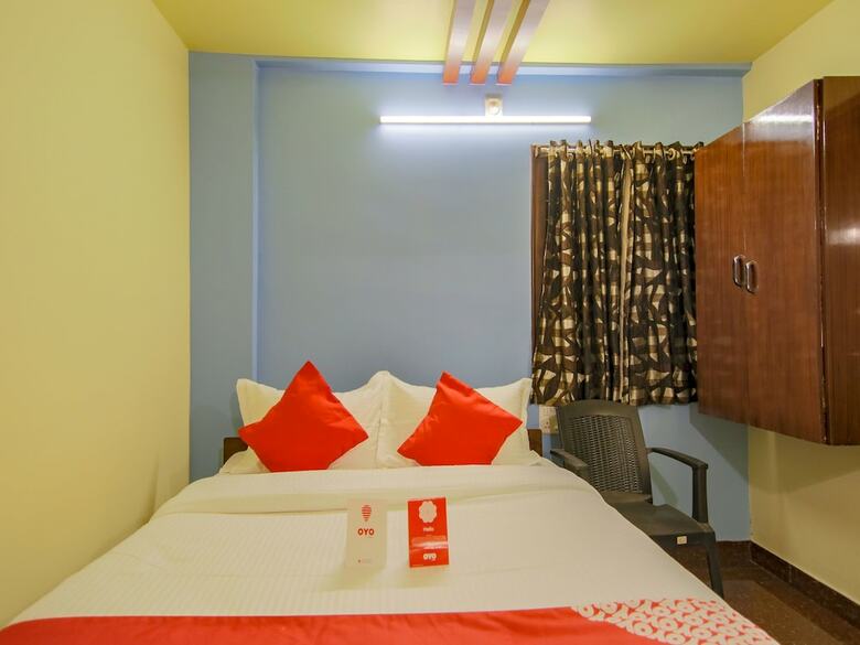 Oyo 10711 Hotel Nsnr Residency
