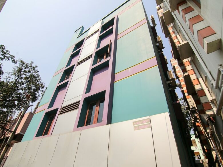 Oyo 10711 Hotel Nsnr Residency