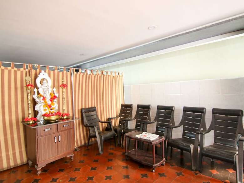 Oyo 10711 Hotel Nsnr Residency