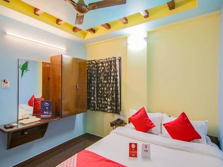 Oyo 10711 Hotel Nsnr Residency