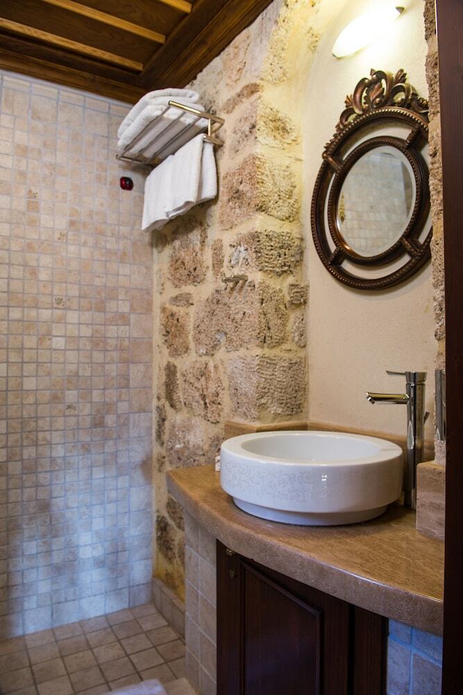 Kokkino Spiti Boutique Hotel