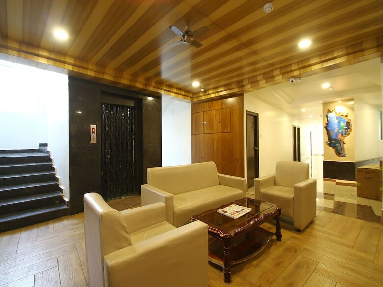 Hotel Oyo 11938 Mitra Residency