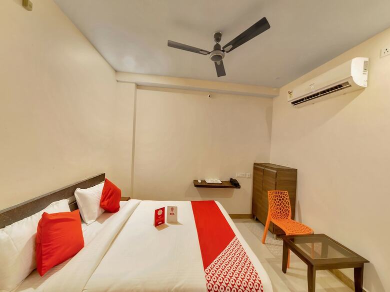 Hotel Oyo 12231 Sai Vihar