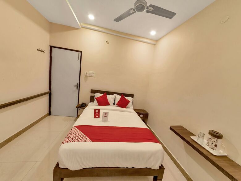 Hotel Oyo 12231 Sai Vihar