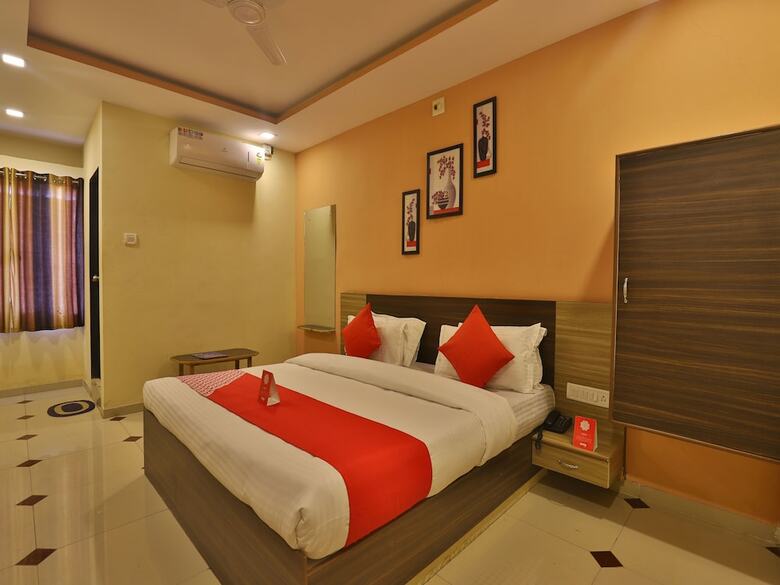 Oyo 11867 Hotel Nilkanth Inn